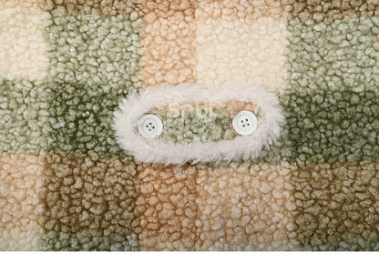 Grüner karierter Fleecemantel mit Polokragen und Spitzenbesatz