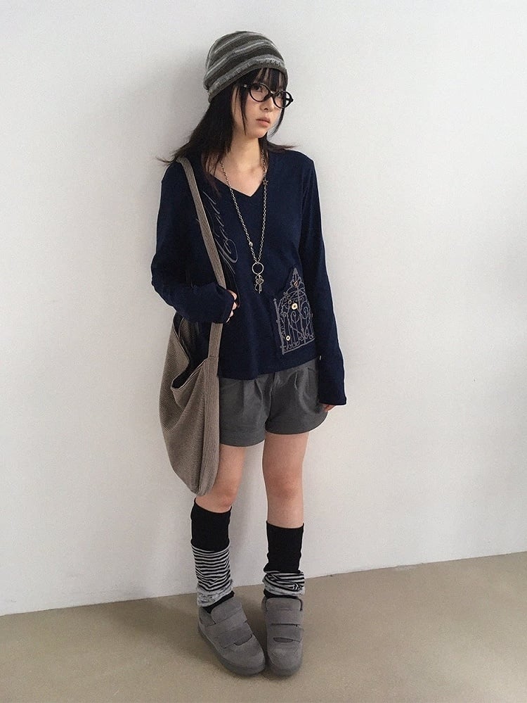 Vintage Y2K Navy Blue Letter Print V-Neck Long Sleeve Top with Iron Gate Patch - innomoood