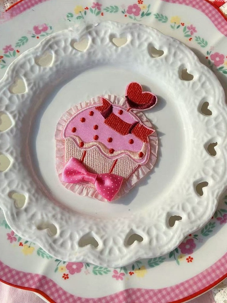 Brooch Sweet Pink/Red Cake Trim Ruffles