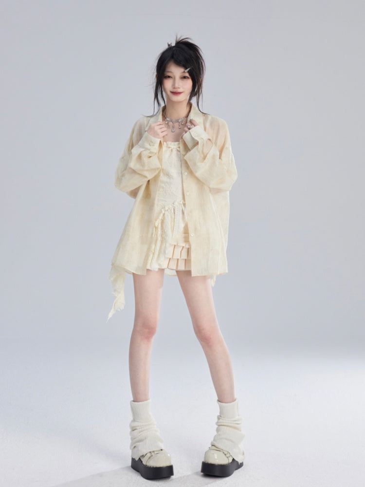 Aprikosenfarbenes, halbtransparentes Sonnenschutz-Shirt/lockere Shorts