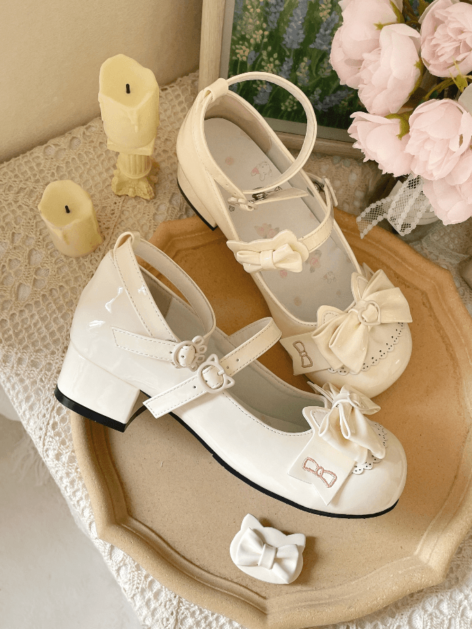 アプリコットの蝶結び、キティ型のバックルストラップ、ブロックヒール、ロリータメリージェーン