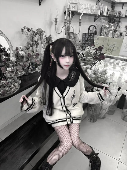 mit Augen- und Schlangenstickerei Distressed Holes Strickjacke Weiß