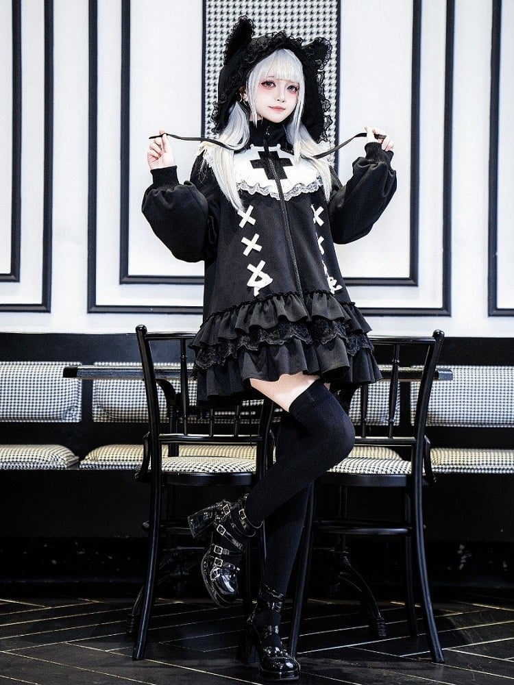 Lagenhals Jirai Cross High Black Jersey Stickerei Saum Kei-inspiriertes Kleid Rüschen