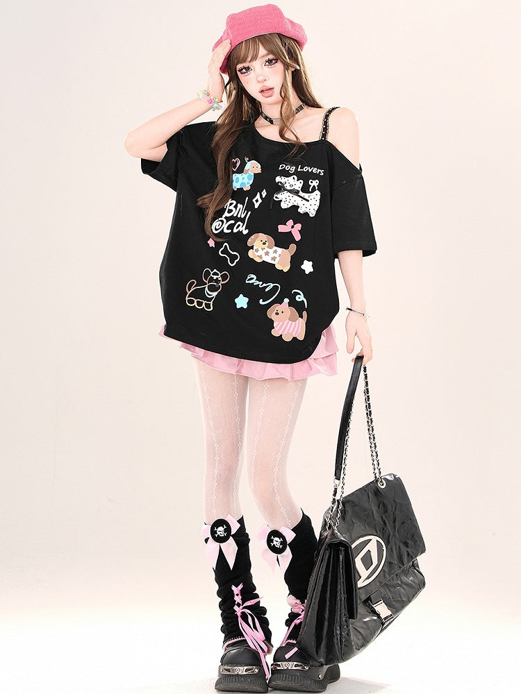 Weiß/Schwarzes lockeres T-Shirt mit asymmetrischem Ausschnitt und Cartoon-Welpen