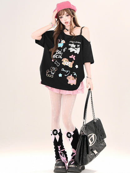Weiß/Schwarzes lockeres T-Shirt mit asymmetrischem Ausschnitt und Cartoon-Welpen