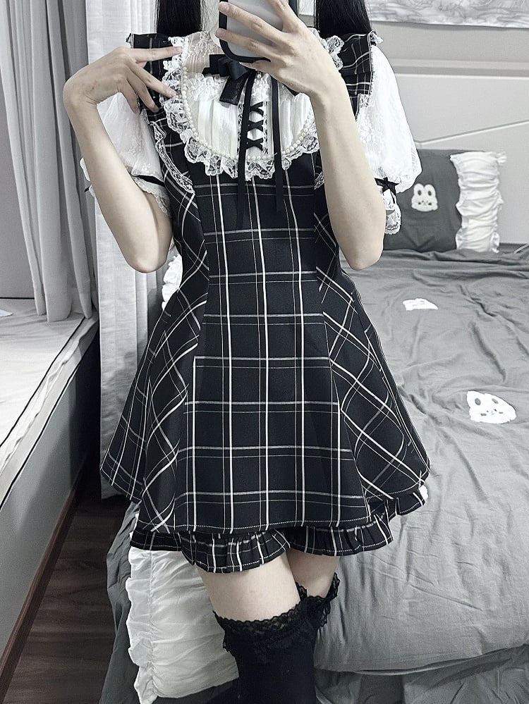 Jirai Kei Set mit kurzen Puffärmeln, Shorts, weißem Oberteil – kariert/grau, karierter Ausschnitt, Illusion, schwarz und in