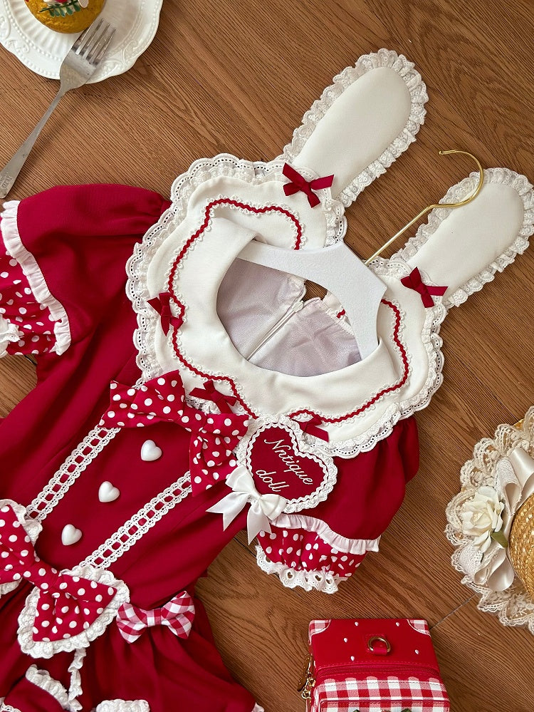 赤い耳の襟、甘いロリータドレス、ドット柄のバニー、水玉模様のアクセント、リボンバック