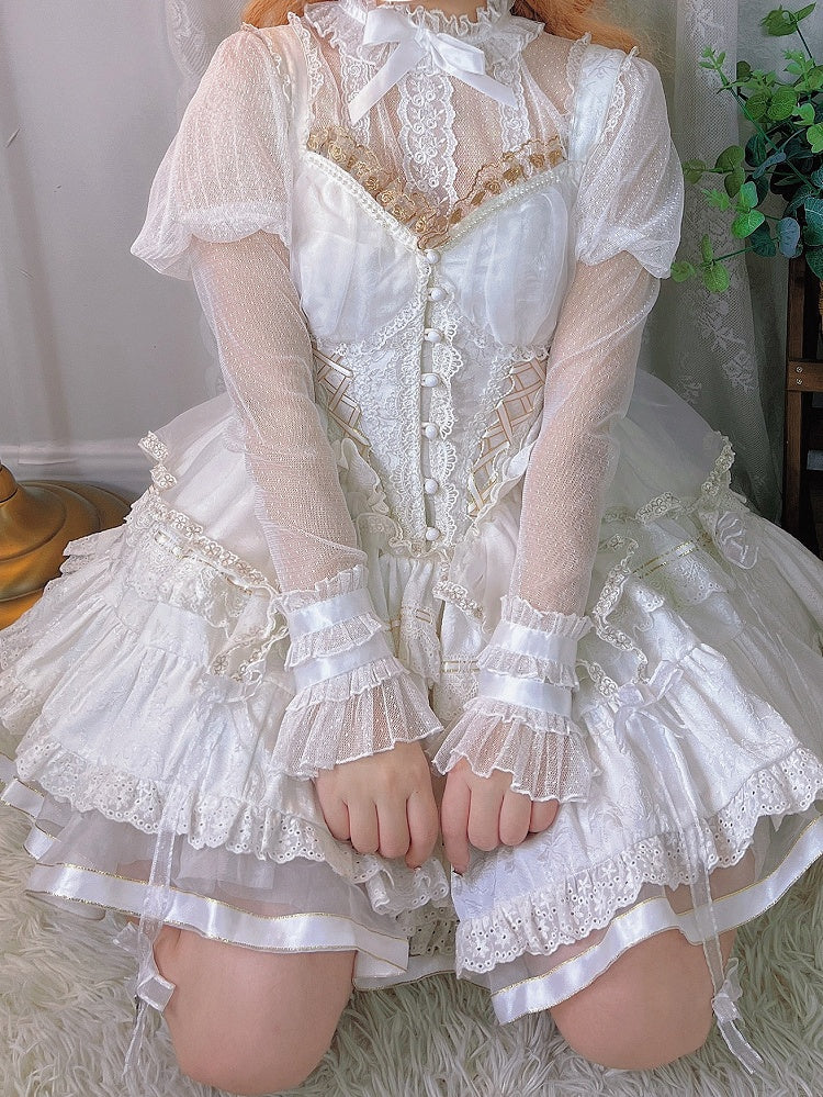 ホワイトのフリルネックライン、ジュリエットスリーブ、シアーブラウス