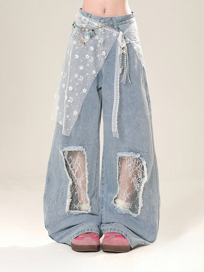 レースウエストアクセサリーパッチ付きブルーローワイドレッグジーンズ（ウエストダメージ加工穴付き）