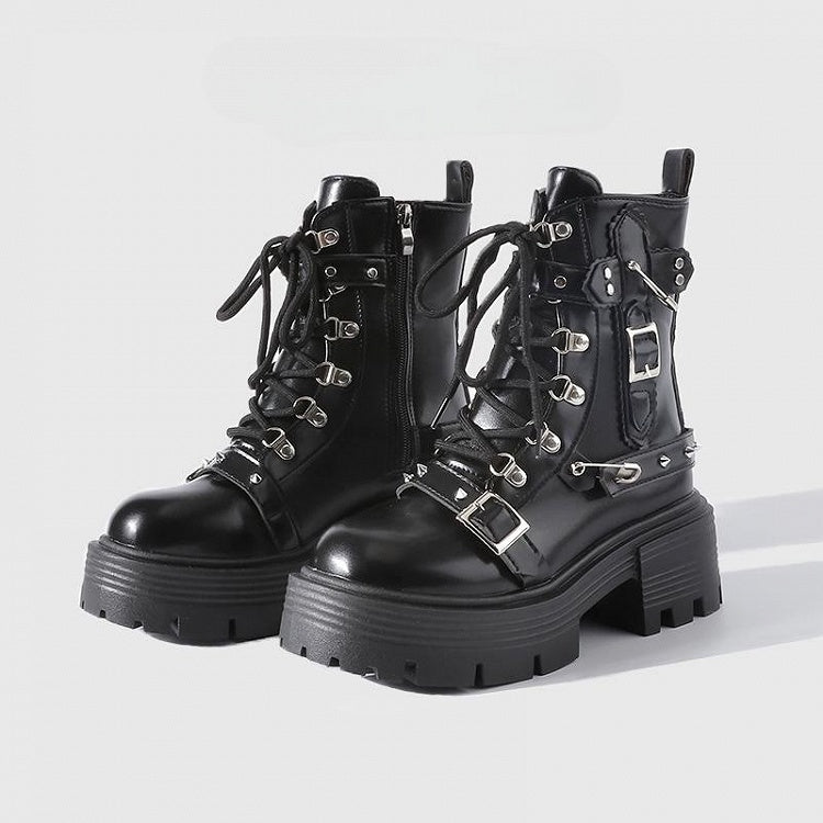 Chunky Gothic Black Details Pin - Martins