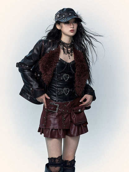 Weinroter Rock mit Schnallengürtel