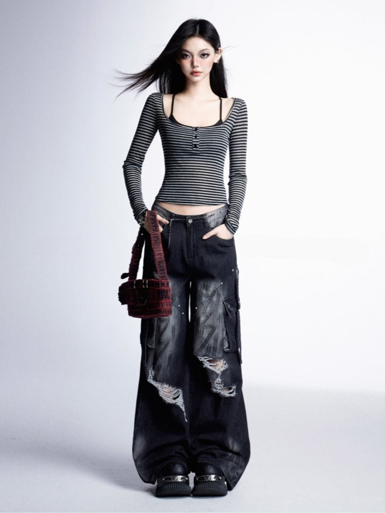 ラウンドネックのヴィンテージブラック＆グレーストライプ柄トップス