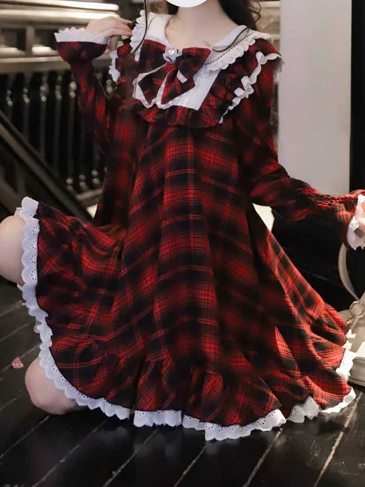 Black Silhouette Sleeves Doll Dress: A-Line Tiered Flutter with Plaid Red