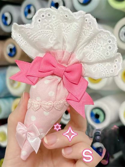 Bowknots Lolita and Pink with Polka-dot Ruffles Pastry Piping Lace Bag–Shaped Brooch