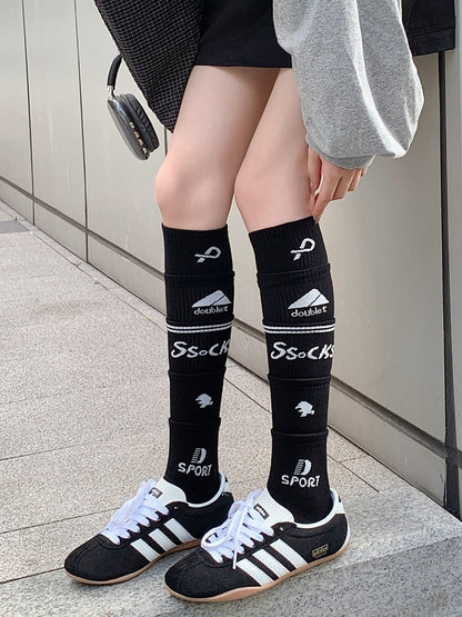 3-Color Paneled Design Calf Socks with Letter Pattern - Xi Shang Mei Shao