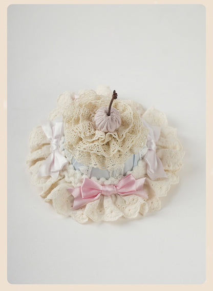 スイートロリータのブルーとピンクのリボン、チェリーケーキのレイヤードレーストリムハット