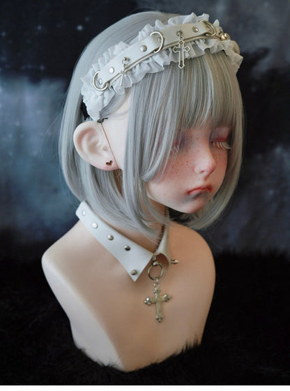 ホワイトゴシッククロススタッドリングバックルフリルKC