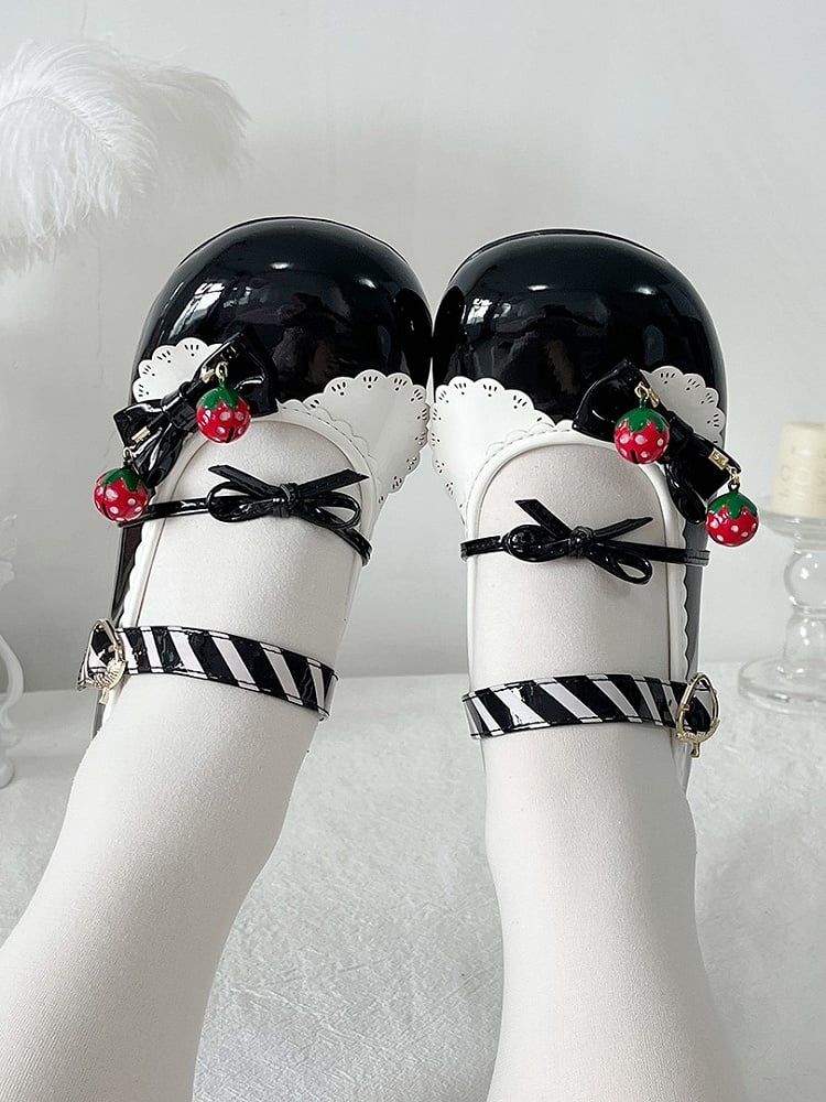 Lolita Janes with Scalloped Hem Low-heel Sweet Strawberry Black Mary Snap