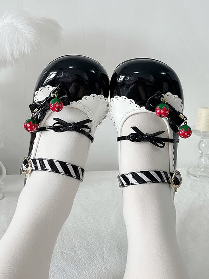 Lolita Janes with Scalloped Hem Low-heel Sweet Strawberry Black Mary Snap