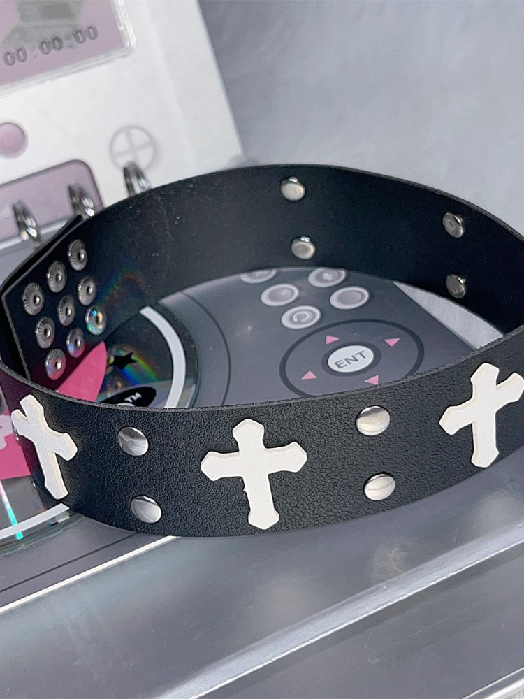 ホワイト/レッドクロススタッドディテールパンクチョーカー