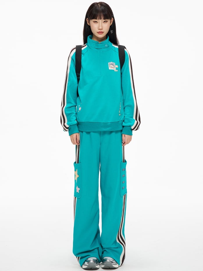 Blaues, sportliches Sweatshirt mit hohem Kragen