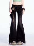 Schwarze Cargojeans mit niedrigem Bund und offenem Saum im Vintage-Stil