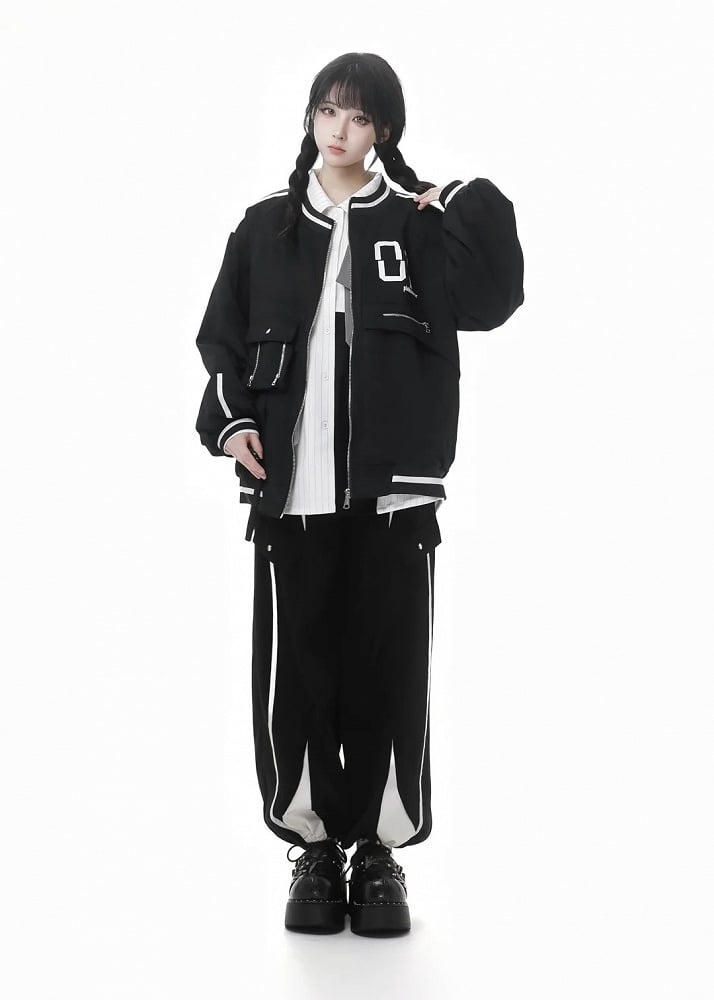 Schwarze, kurze Baseballjacke im Preppy-Stil mit Reißverschluss