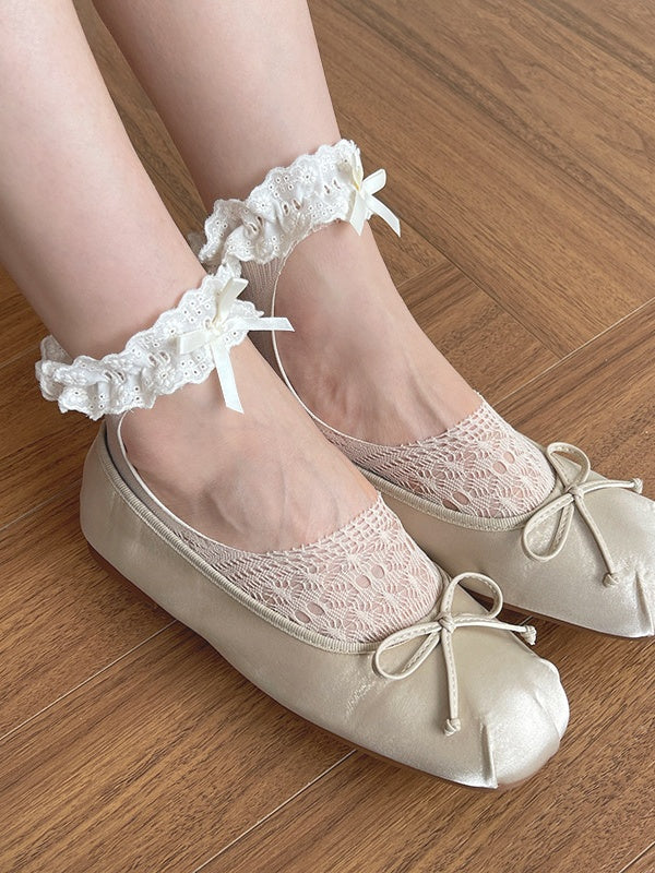 Design Cutout with and Bow Socks Invisible Nude Embroidered Lace Trim