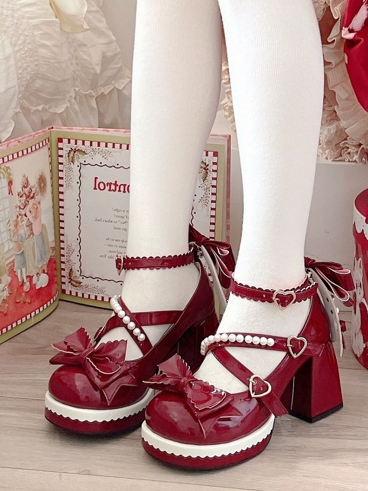 Herzsüßes rotes PU-Lolita-Schnallenriemen, Schleife, Perlenverzierung, Janes-Leder mit Mary-Akzenten in Weinrot