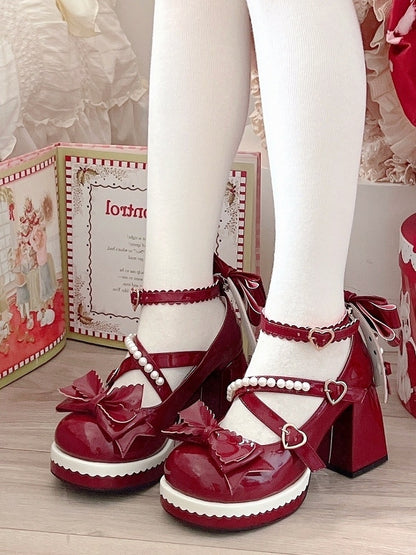 Herzsüßes rotes PU-Lolita-Schnallenriemen, Schleife, Perlenverzierung, Janes-Leder mit Mary-Akzenten in Weinrot