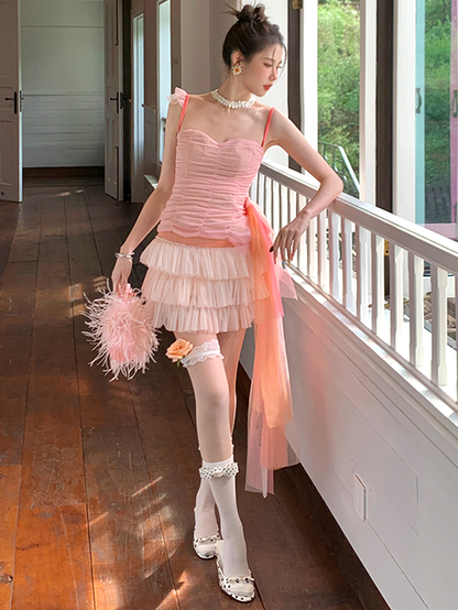 Gemusterte Kalbssocken mit Polka-Dots in Schwarz/Weiß mit Schleife