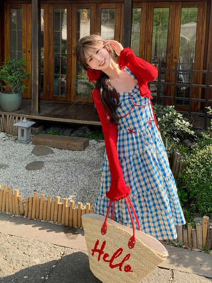 Blaues Allover-Neckholder-Kleid mit Blumendruck und kariertem Halsausschnitt, süß