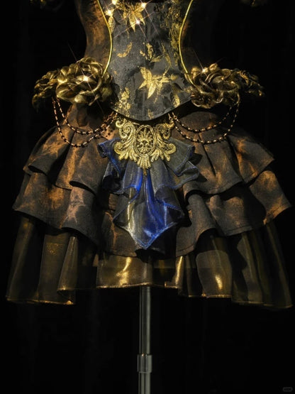 Schwarz-goldener Rock mit gestuftem Rüschenfutter und Shorts