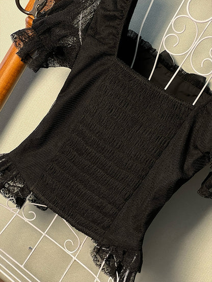 ブラックスクエアネックライン半袖ブラウス