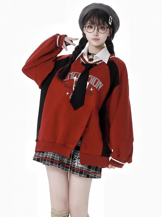 Rotes Sweatshirt im Preppy-Stil mit seitlichem Schlitz und Hemdkragen und gratis Krawatte
