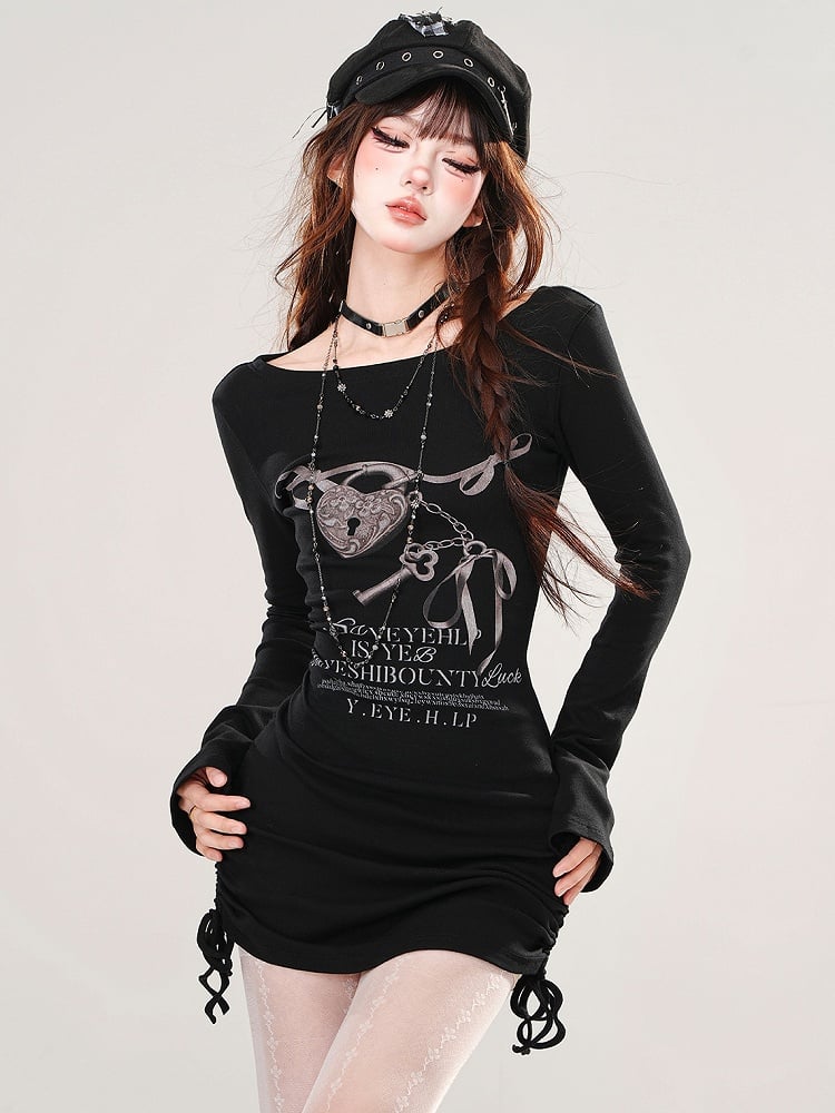 Schwarzes Minirockkleid mit Herz-Print und Kordelzug