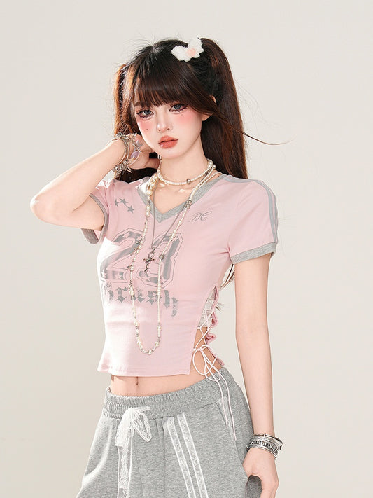 Side Glamorous Cropped T-shirt with Lace-up Print at Pink V-Neck Number Detail