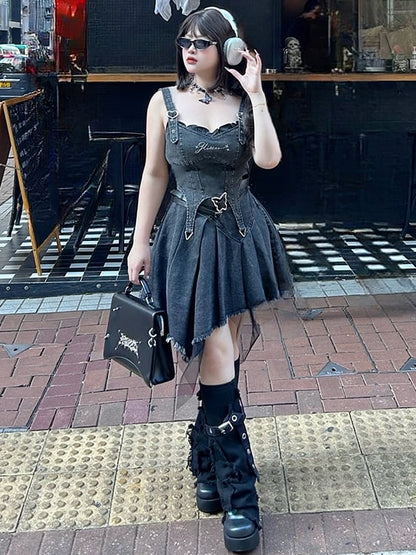 Plus Size Y2K Dunkelgrauer Jeansrock mit asymmetrischem Saum und hoher Taille und kostenlosen Gürteln