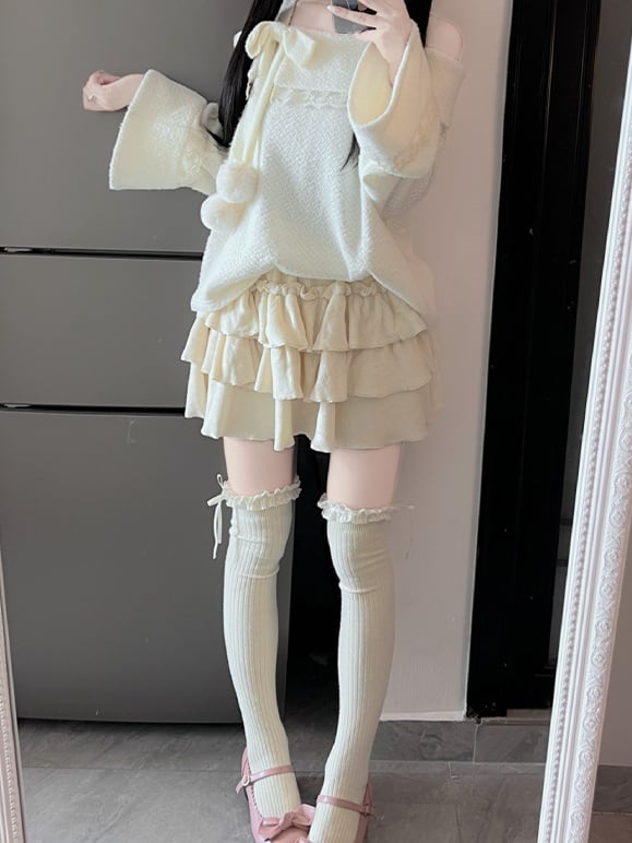 ベージュの蝶結びレースディテールのプラッシュトップ、アプリコットのフリルトリム、膝上丈のティアードスカートセット