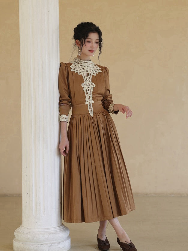 Braunes Vintage-Kleid mit Stehkragen und langen Puffärmeln