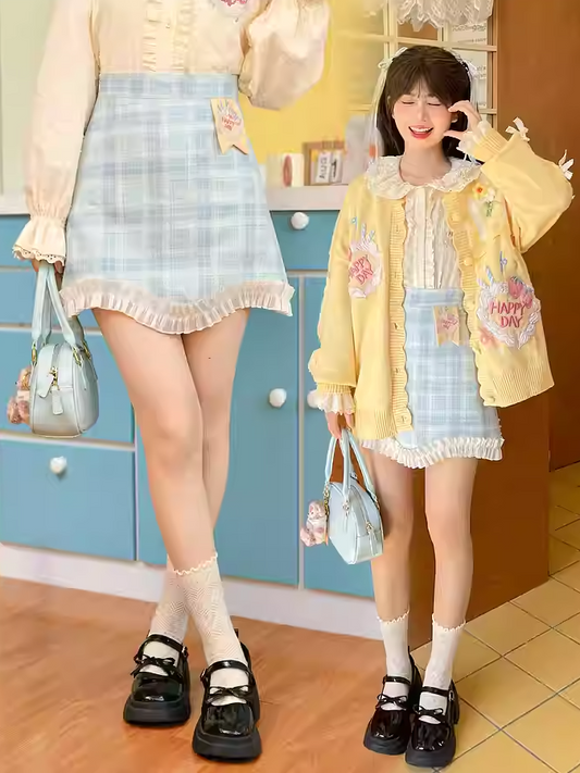 フリルレーストリム、ブルー刺繍、ホワイトストロベリーケーキチェック柄スカート
