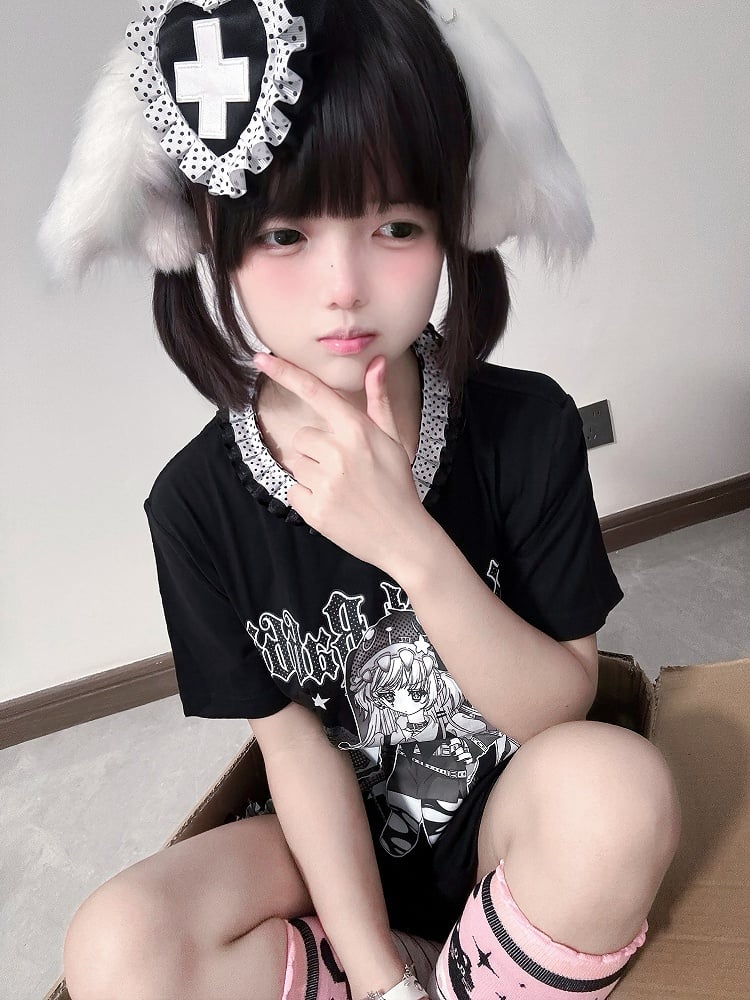 フリル水玉模様Tシャツ 襟付き 黒 アニメガールプリント ジライ