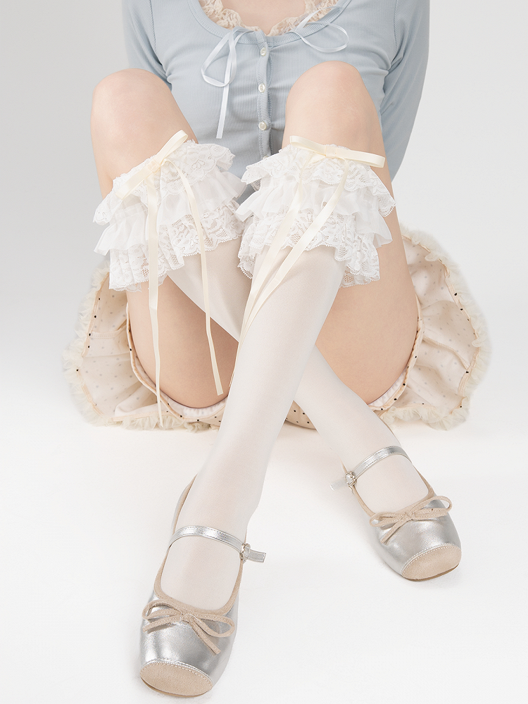 Creamy Socks Lolita White/White/Black Decoration with Bow Ruffle Large Multi-Layer Calf Lace