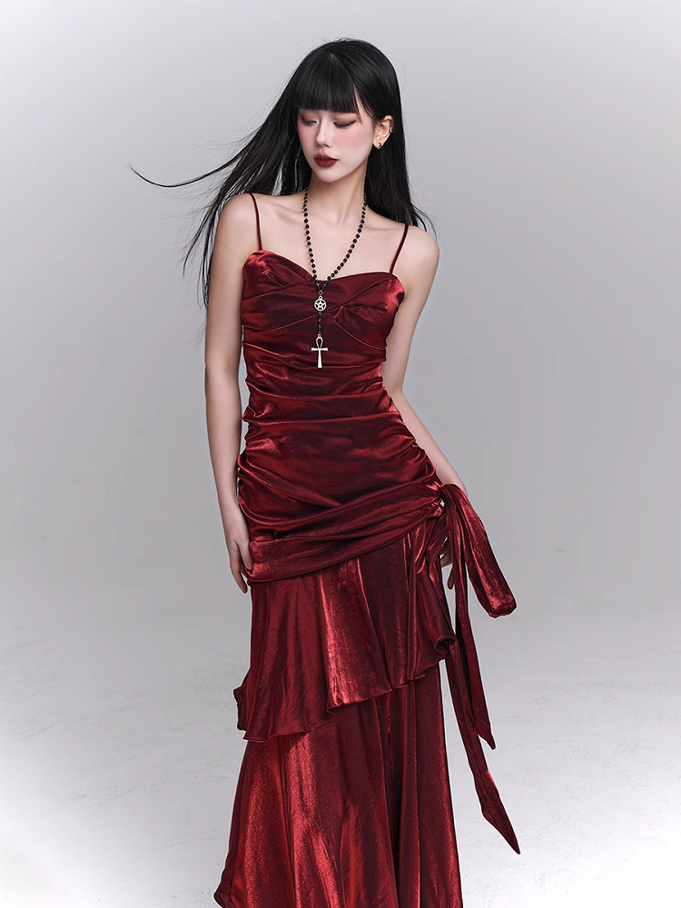 Abendkleid mit herzförmigem Ausschnitt und gerüschtem Design, Weinrot