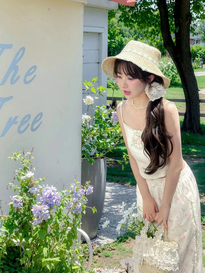 Cami Top mit Blumenverzierung, Stickerei und Schleifen, Weiß, kurz