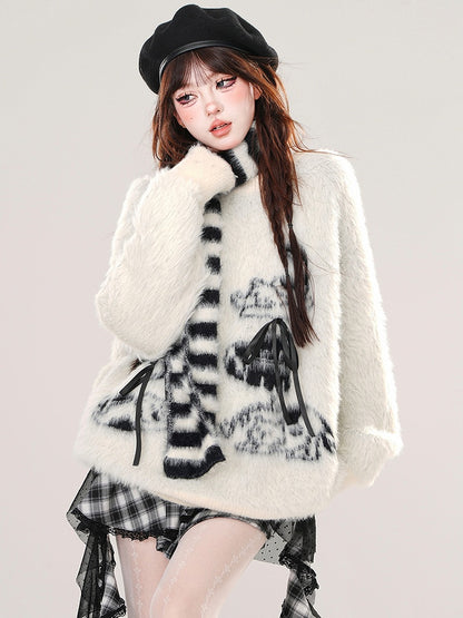 アプリコット/ピンクのキュートな動物のリボンがあしらわれたモヘアセーター（ストライプ柄のスカーフ付き）