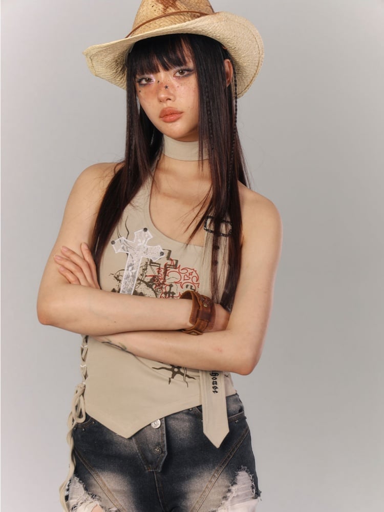 Aprikosenfarbenes Neckholder-Top mit Kreuzapplikation