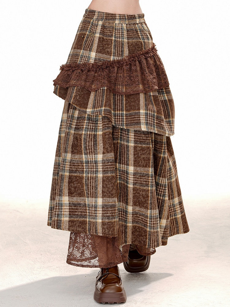 Brauner karierter Patchwork-Rock aus Spitze mit geraffter Taille