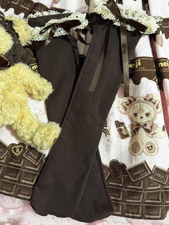 Lolita-Socken mit Rüschen und Bündchendetails aus Spitze in Braun/Schwarz/Weiß mit Schleife