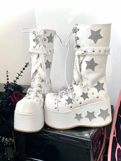 Klobige Plateaustiefel mit glänzender Schrift, weiße Absätze, wadenlang, Schnürung, Gyaru Star
